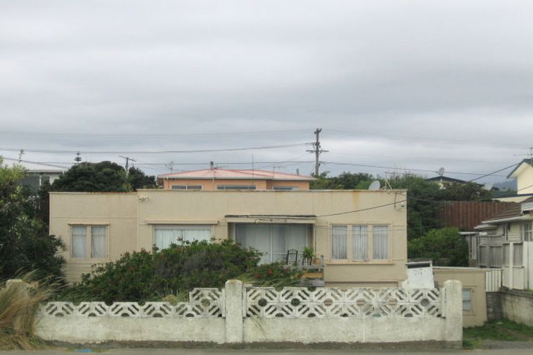 Photo of property in 71 Marine Parade, Paraparaumu Beach, Paraparaumu, 5032