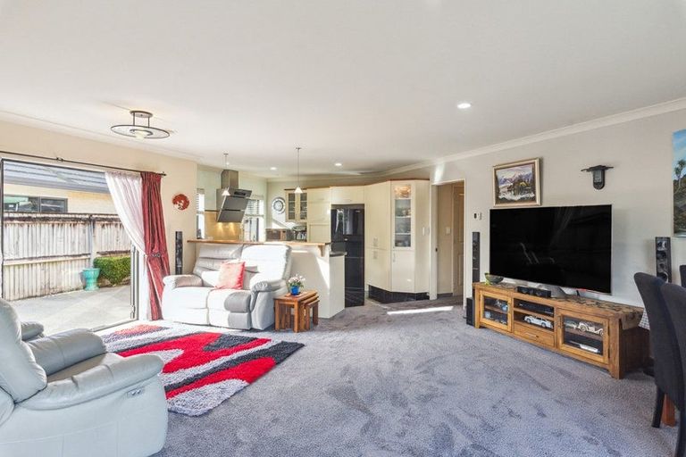 Photo of property in 1 Quadrant Heights, Paraparaumu, 5032
