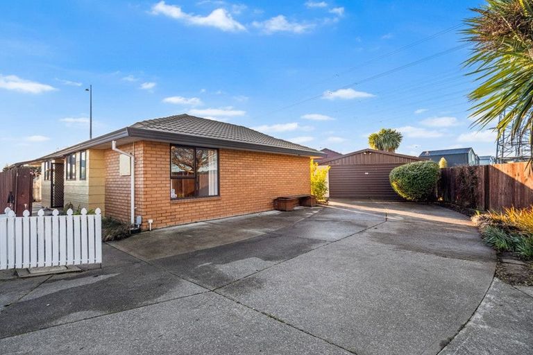 Photo of property in 1/18 Dumfries Drive, Hei Hei, Christchurch, 8042
