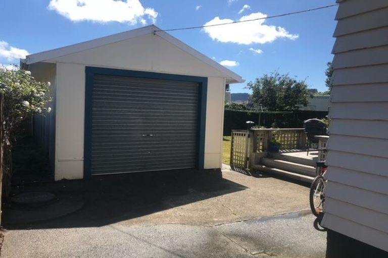 Photo of property in 73 Hall Crescent, Epuni, Lower Hutt, 5011