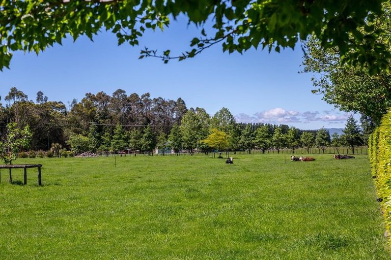 Photo of property in 822 Chester Road, West Taratahi, Carterton, 5791