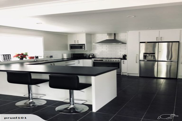 Photo of property in 6 Canberra Place, Redwood, Christchurch, 8051