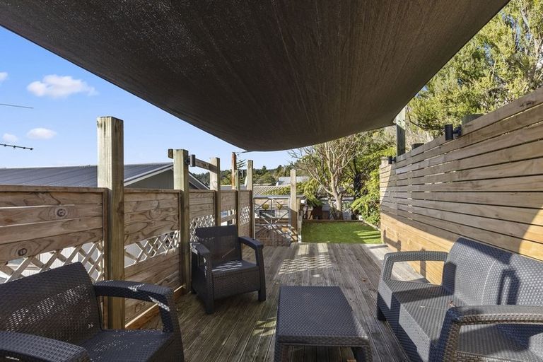 Photo of property in 2 Mcmanaway Grove, Stokes Valley, Lower Hutt, 5019