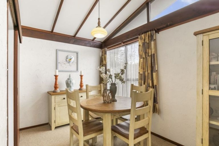 Photo of property in 18 Abbeygate Street, Birkdale, Auckland, 0626