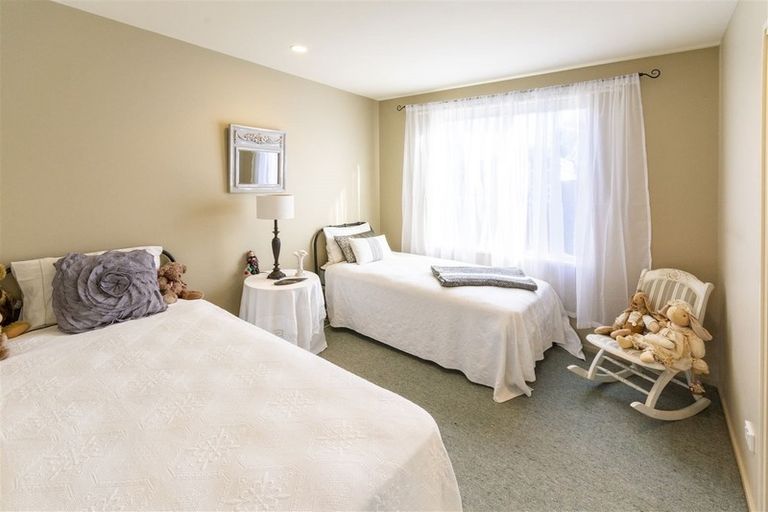 Photo of property in 17 Kiwi Avenue, Waikuku Beach, 7473