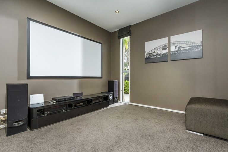 Photo of property in 33 Waiake Street, Torbay, Auckland, 0630