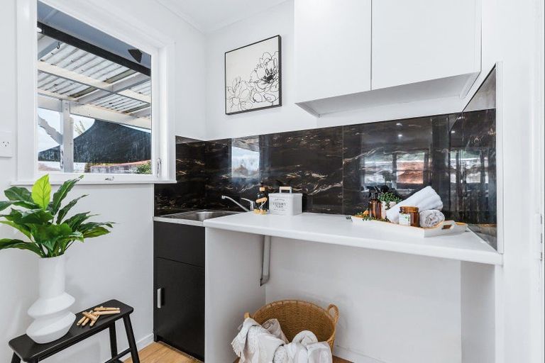 Photo of property in 37 Yvonne Street, Melville, Hamilton, 3206