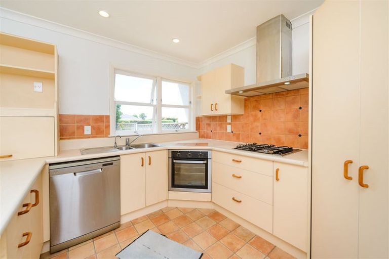 Photo of property in 42 Pitama Road, Awapuni, Palmerston North, 4412