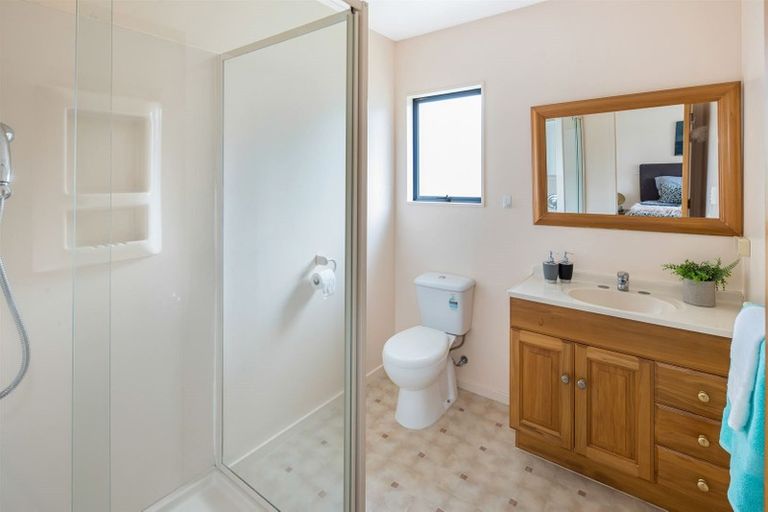 Photo of property in 7 Gresford Place, Churton Park, Wellington, 6037