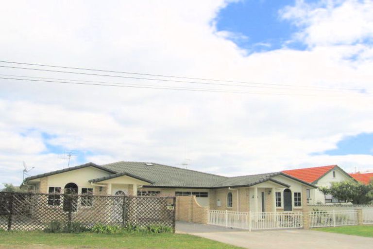 Photo of property in 1/56 Pitau Road, Mount Maunganui, 3116