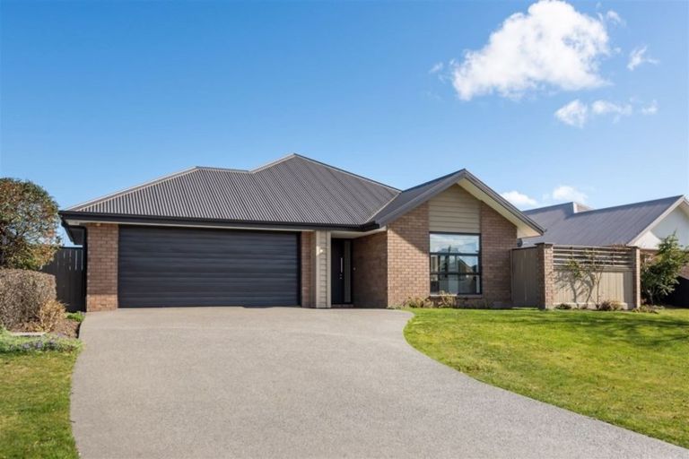 Photo of property in 39 Oakwood Drive, Rangiora, 7400