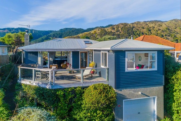 Photo of property in 110 Wellington Road, Paekakariki, 5034