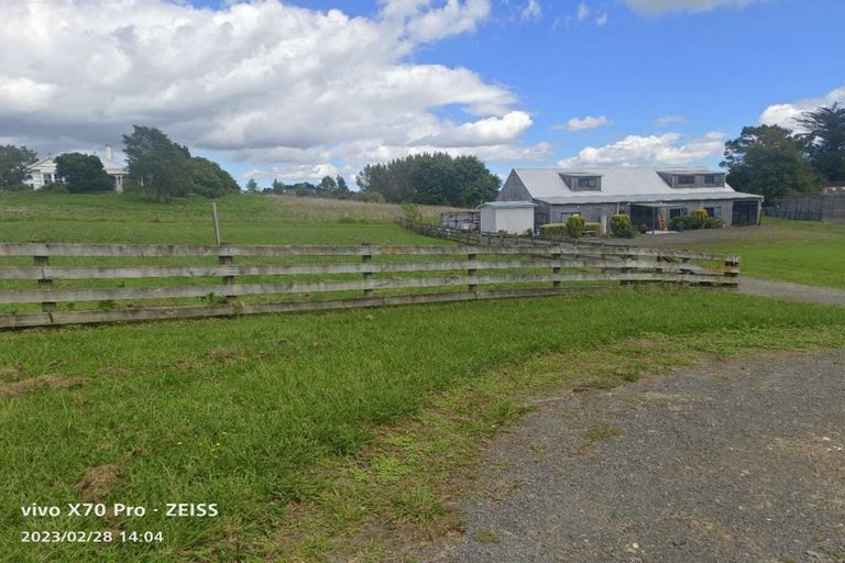 Photo of property in 37 Pitt Road, Runciman, Drury, 2578