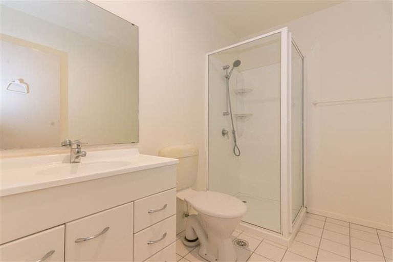 Photo of property in Krisley Court, 15/6 Ambrico Place, New Lynn, Auckland, 0600