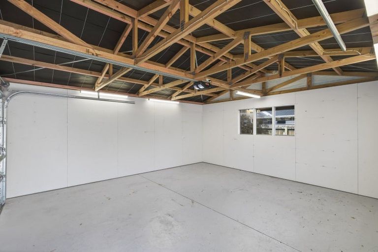 Photo of property in 136a Seaview Road, Westown, New Plymouth, 4310