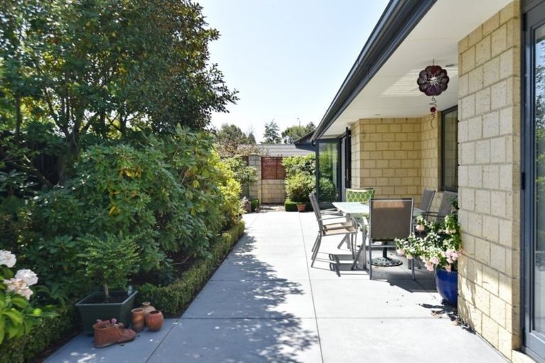 Photo of property in 14 Havana Gardens, Shirley, Christchurch, 8052