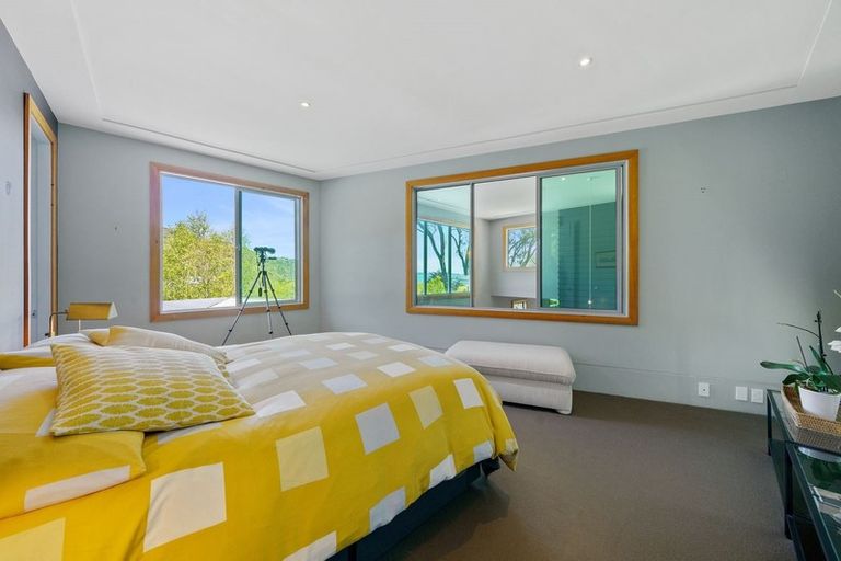 Photo of property in 19 Dillon Street, Lowry Bay, Lower Hutt, 5013