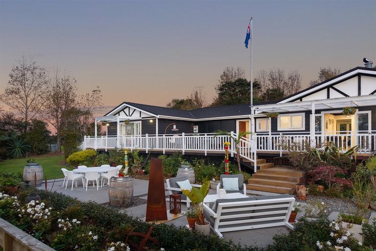 Photo of property in 1410 Old North Road, Helensville, 0875