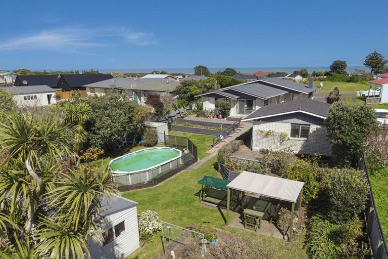 Photo of property in 102 Matai Street, Castlecliff, Whanganui, 4501