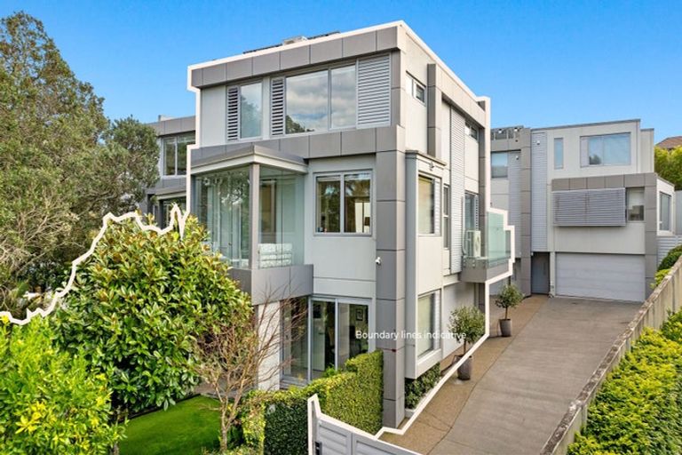 Photo of property in Montrose Villas, 441c Beach Road, Mairangi Bay, Auckland, 0630