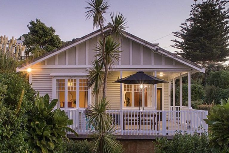 Photo of property in 25 Beach Road, Paekakariki, 5034