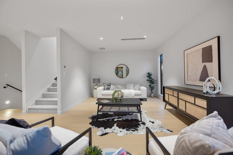 Photo of property in 201d Hurstmere Road, Takapuna, Auckland, 0622