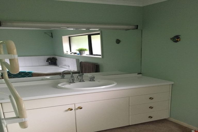 Photo of property in 212 Grahams Road, Burnside, Christchurch, 8053