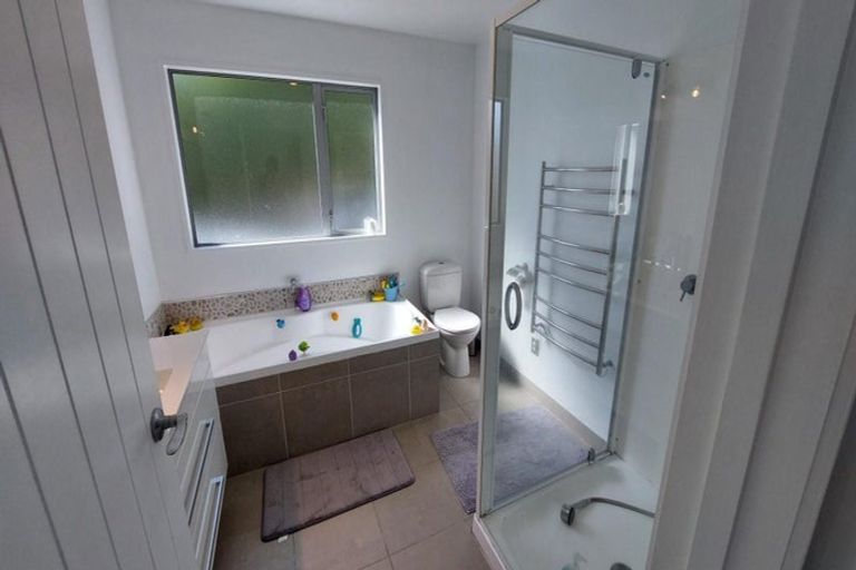 Photo of property in 12 Mandalay Lane, Redcliffs, Christchurch, 8081