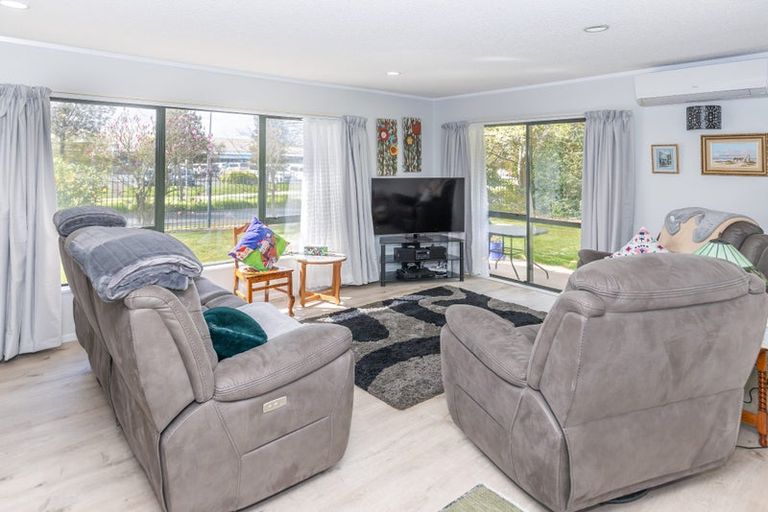 Photo of property in 115 Oakridge Grove, Flagstaff, Hamilton, 3210