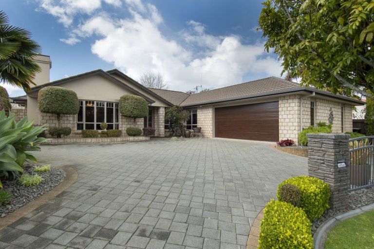 Photo of property in 22 Honeysuckle Lane, Ohauiti, Tauranga, 3112