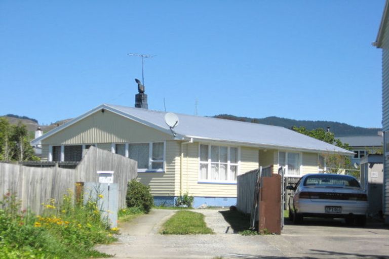 Photo of property in 9 Orchard Street, Stoke, Nelson, 7011