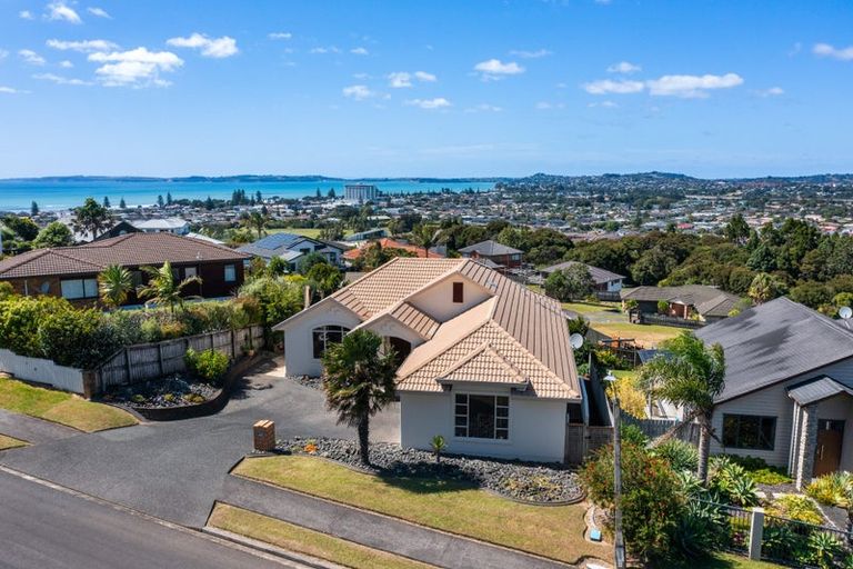 Photo of property in 26 Savoy Road, Orewa, 0931