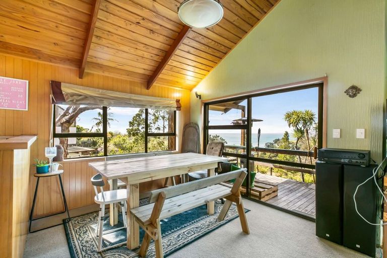 Photo of property in 82 Wade River Road, Stanmore Bay, Whangaparaoa, 0932