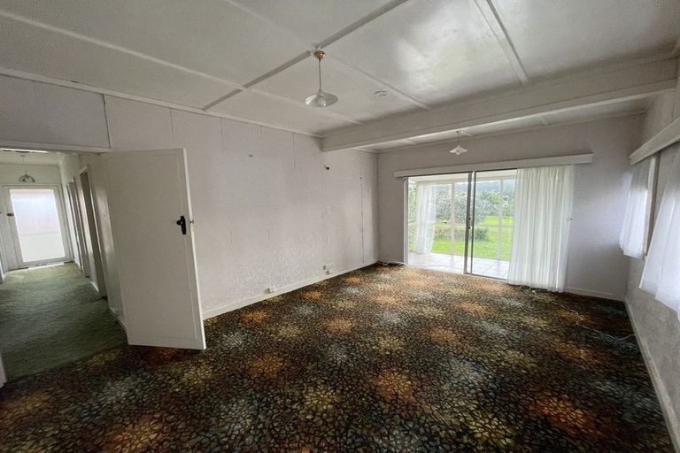 Photo of property in 96 Beach Haven Road, Beach Haven, Auckland, 0626