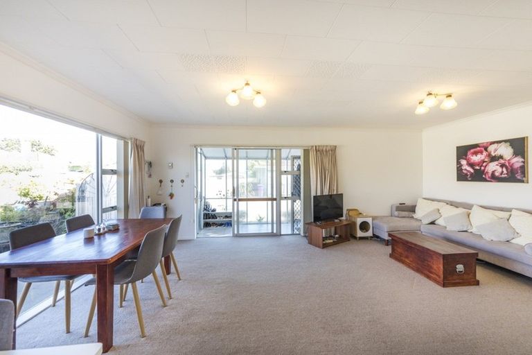 Photo of property in 81a Vogel Street, Roslyn, Palmerston North, 4414