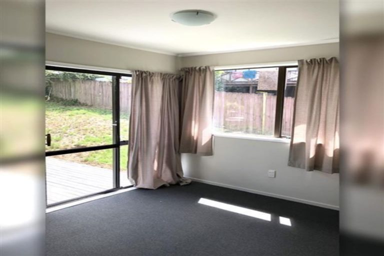 Photo of property in 19 Oreil Avenue, West Harbour, Auckland, 0618