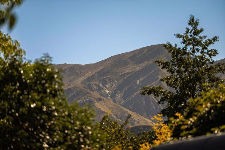 Photo of property in 4 Innes Place, Arrowtown, 9302