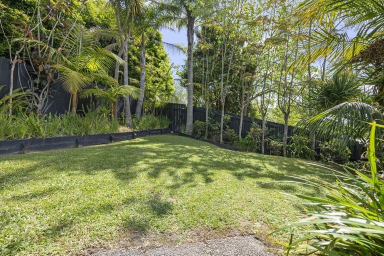 Photo of property in 9 Berne Place, Birkenhead, Auckland, 0626