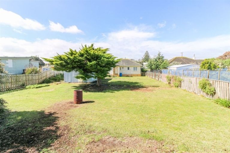 Photo of property in 105 Cornfoot Street, Castlecliff, Whanganui, 4501