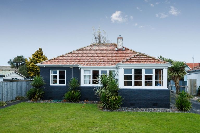 Photo of property in 32 Rangiora Avenue, Roslyn, Palmerston North, 4414