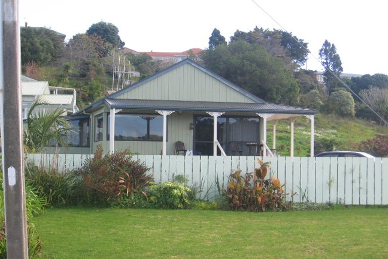 Photo of property in 32 Beach Road, Onerahi, Whangarei, 0110