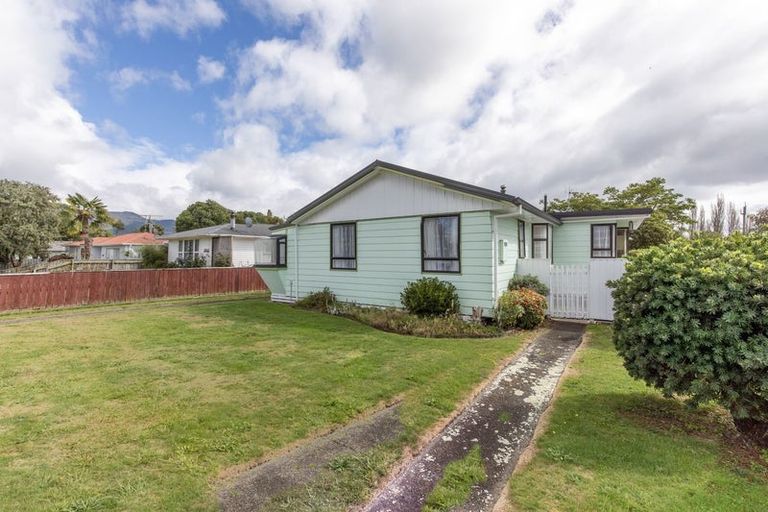 Photo of property in 131 Te Rangitautahanga Road, Turangi, 3334