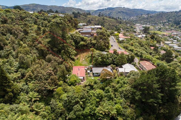 Photo of property in 11 Gribble Grove, Stokes Valley, Lower Hutt, 5019