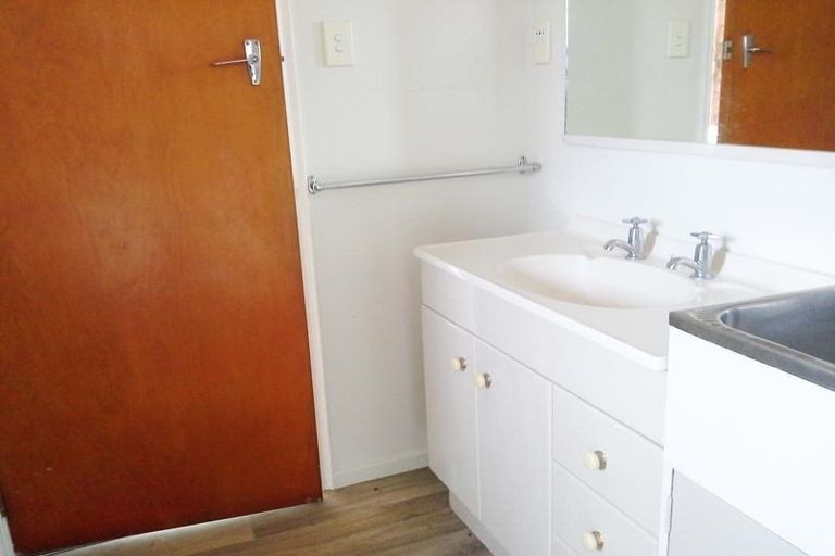 Photo of property in 1/117 Seaview Road, Westown, New Plymouth, 4310