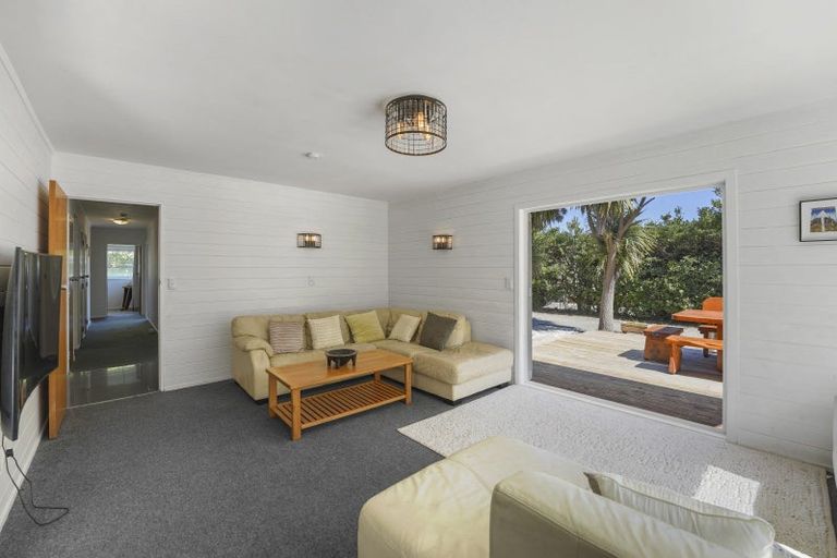 Photo of property in 73 Atkinson Avenue, Otaki Beach, Otaki, 5512