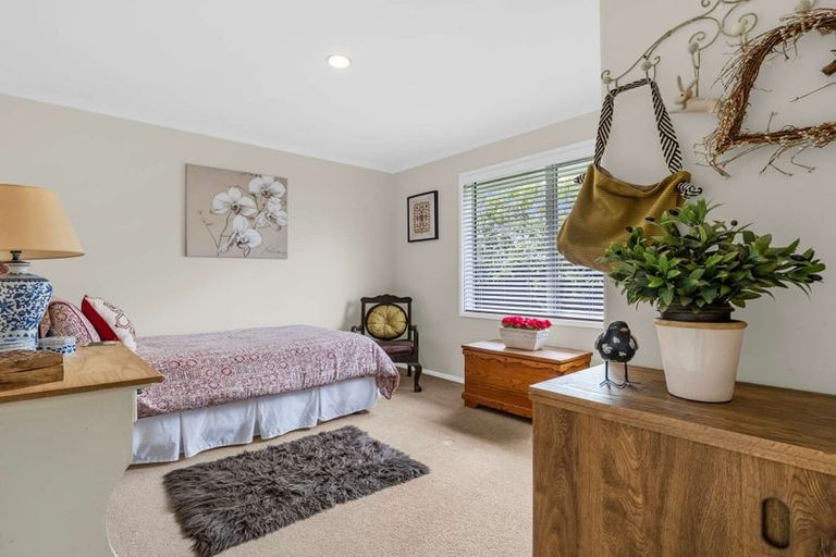 Photo of property in 30 Hamon Place, Pukehangi, Rotorua, 3015