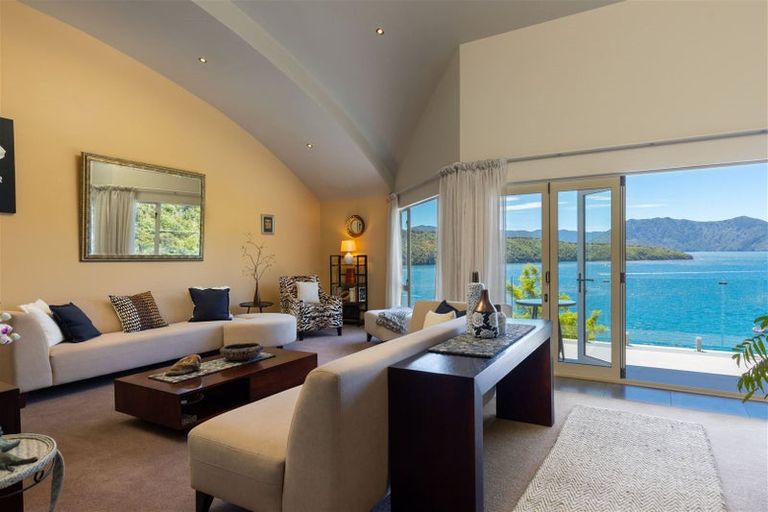 Photo of property in 2 Marina View Estate, Waikawa, Picton, 7281