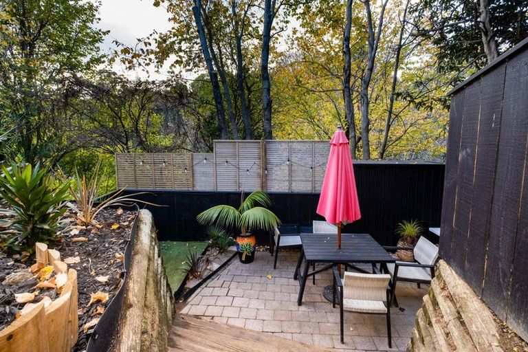 Photo of property in 22 Enfield Road, Hospital Hill, Napier, 4110