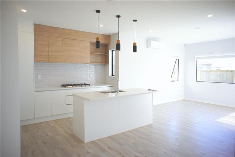 Photo of property in 42 Toanui Road, Hobsonville, Auckland, 0616