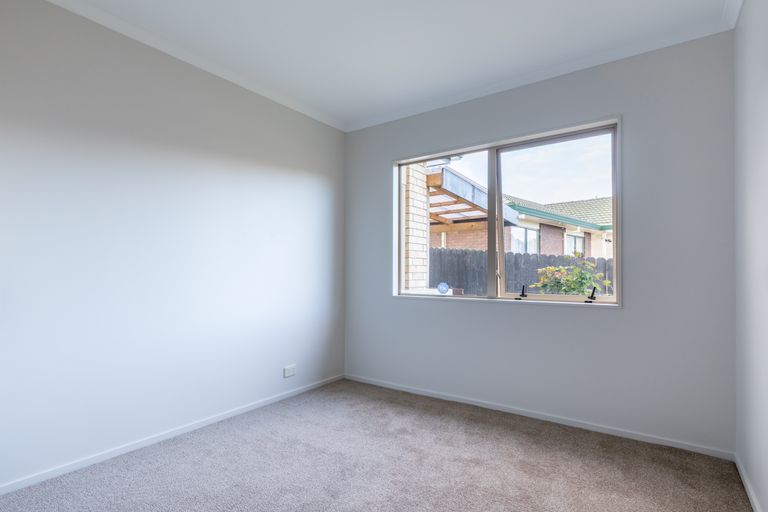 Photo of property in 14 Ashmere Lane, Weymouth, Auckland, 2103